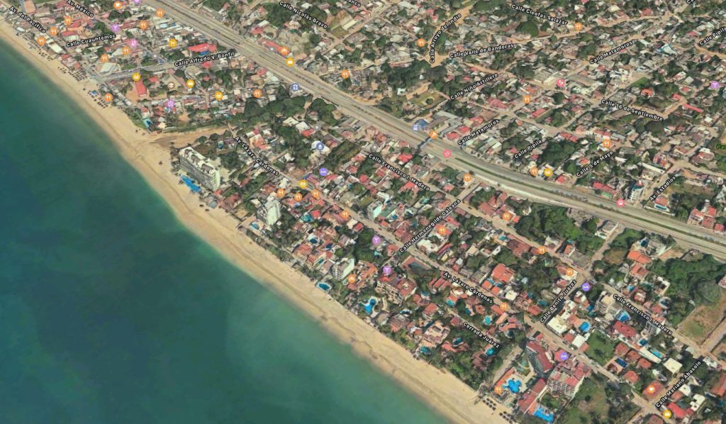Zona Dorada: Barrio de playa de la Zona Dorada de Bucerias