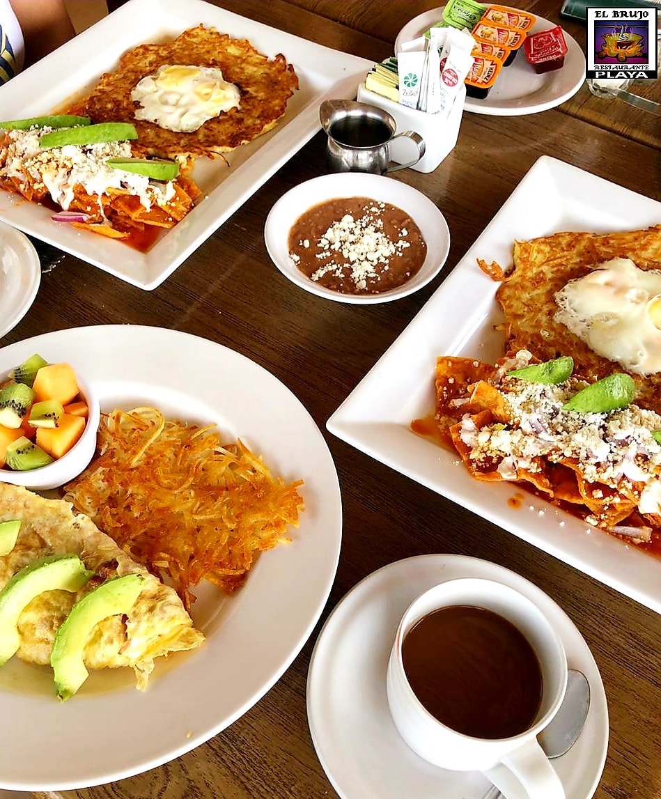 Brunch restaurant with ocean view in Bucerías, Mexico
