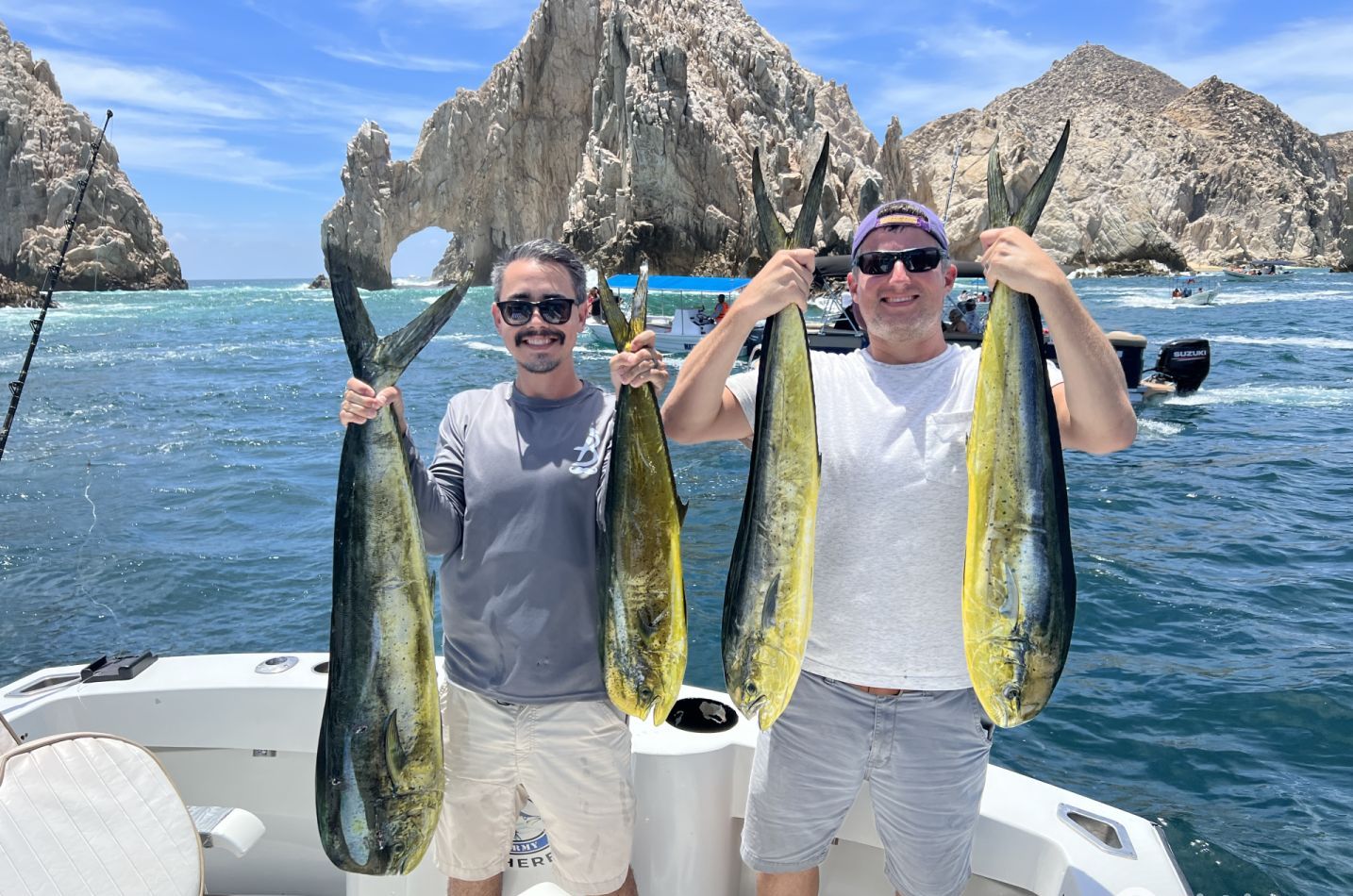 5 BEST Cabo Fishing Charters: Calendar & Prices [2024]