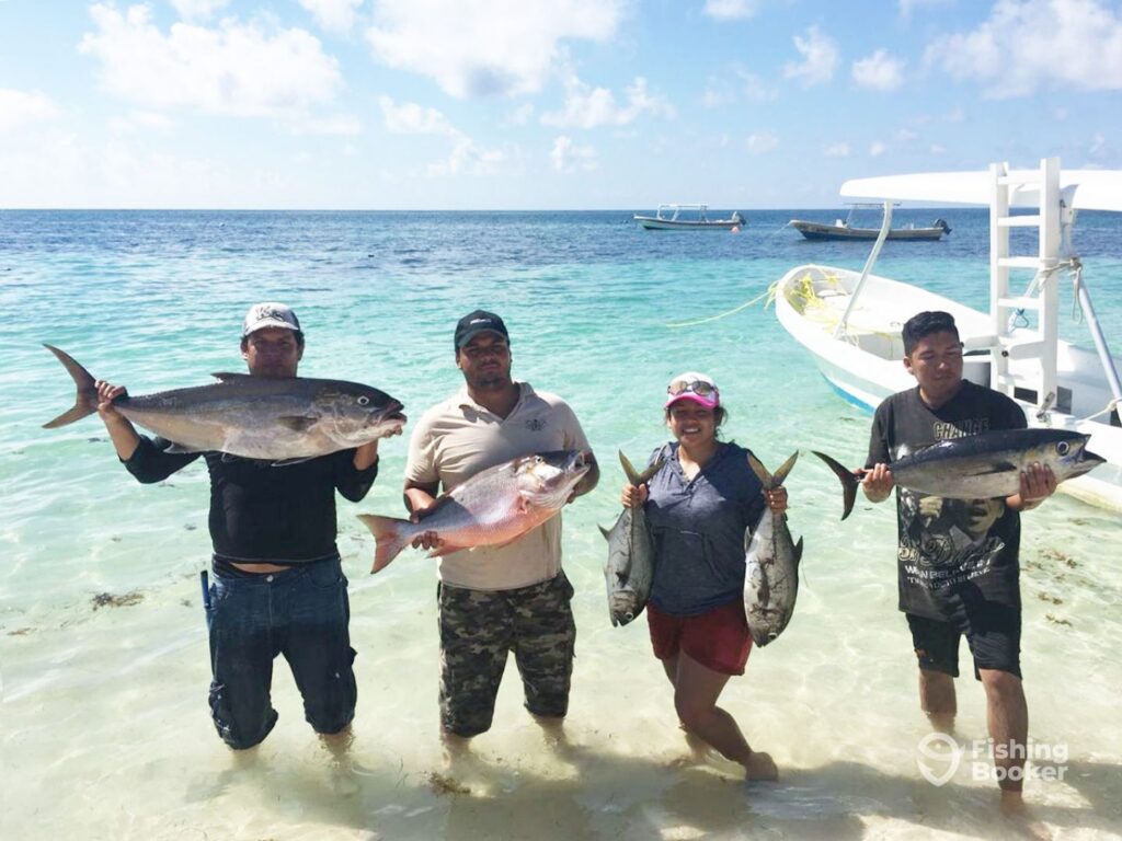 5 BEST Cancun Fishing Charters: Calendar & Prices [2024]
